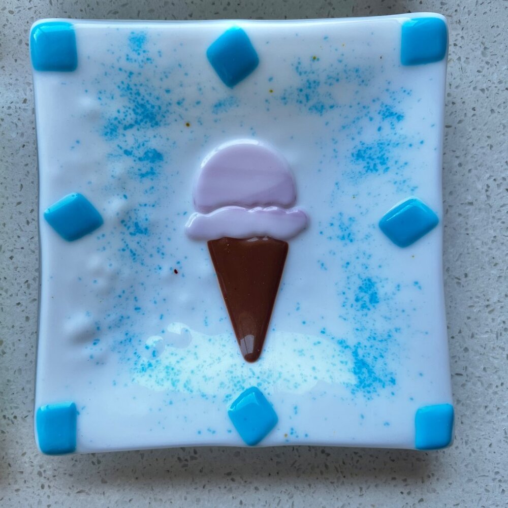 Set Of 4 Handcrafted Fused Glass Ice Cream Bowls With Colorful Borders - Picture 3 of 12
